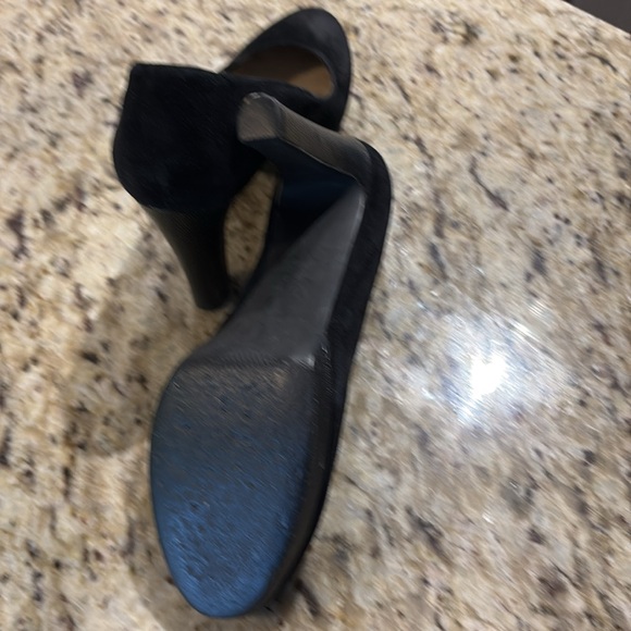Franco Sarto Black Suede and Leather Heels - Size 8M - Picture 5 of 5